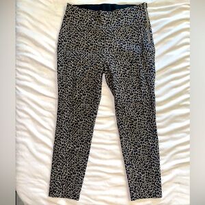 Elastic Cheetah Capri Pants